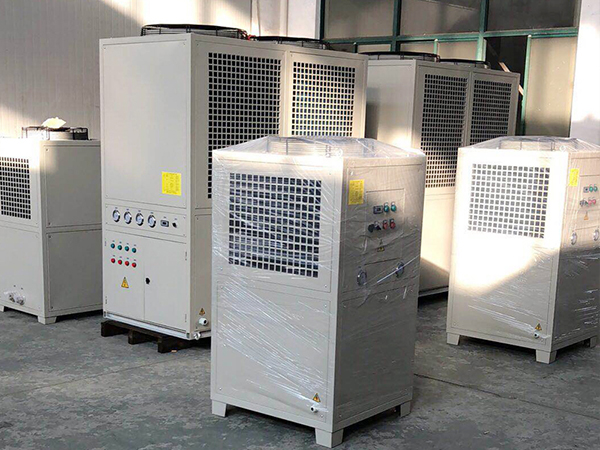 如何選擇油冷機設備的冷媒 如何選擇油冷機設備的冷媒